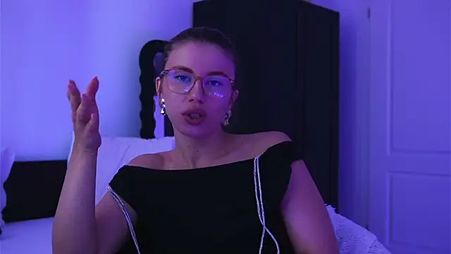 ivyleague_ Adlı Modelin Canlı XXX Sohbeti