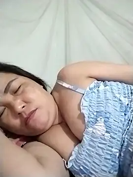 XXX chat uživo modela Naaya8109