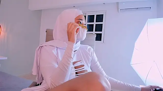 LittleNoor: απευθείας συνομιλία ΧΧΧ