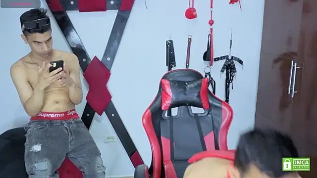 XXX chat uživo modela EliteBoysLive