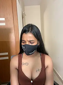 its_ur_flora Adlı Modelin Canlı XXX Sohbeti