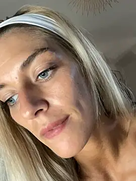 Bellalolahot's Live XXX Chat
