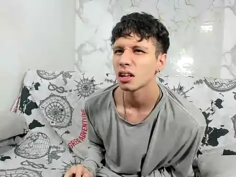 Pokazy przed kamerką – DANIEL_Hot777