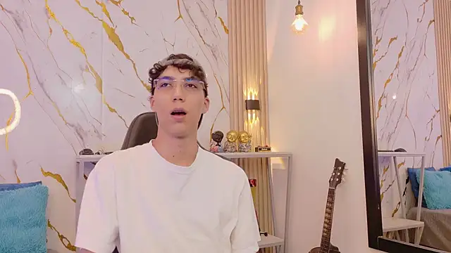 Nikolay_GregoriのライブXXXチャット