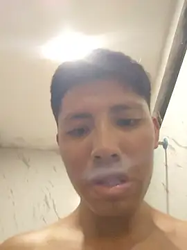 Chat +18 de Angel123Zha ao vivo