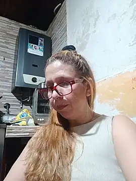 Chatroom XXX en direct de cari75