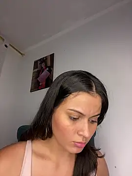 valen_rodri's Live XXX Chat