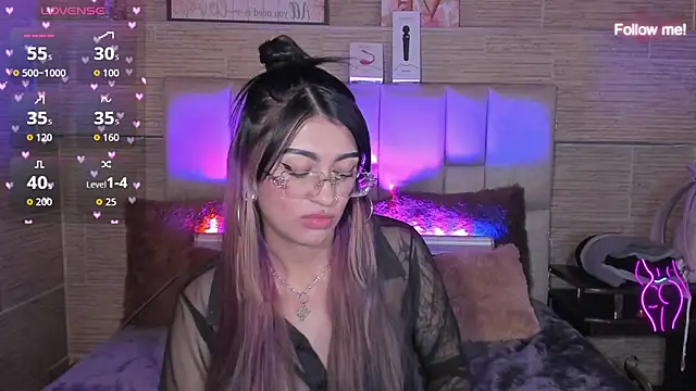 mia_devine_'s Live XXX Chat
