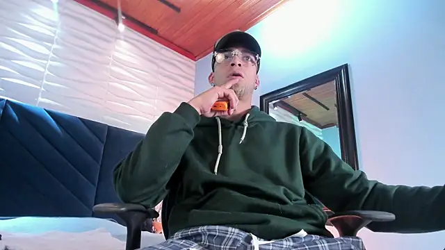 DrakeNeumann Chat XXX live