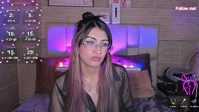 Chat XXX en directo de mia_devine_