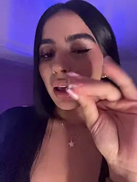 Emily-14 live XXX chat