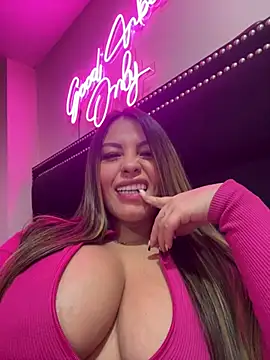 sexyyykloee XXX чат на живо
