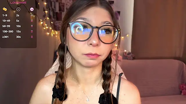 LillyyLilith Adlı Modelin Canlı XXX Sohbeti