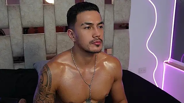 aaron_bolt – Naživo XXX chat
