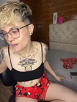 Megan-c XXX чат на живо
