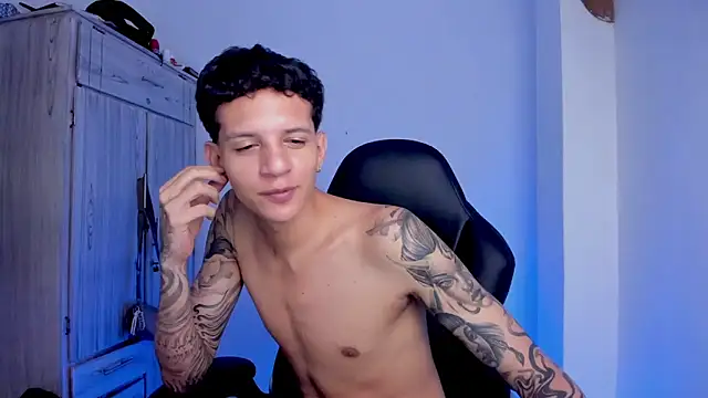 tylerrnovaのライブXXXチャット