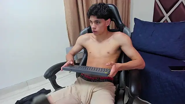 Chat XXX ao vivo de Ithan_Hott