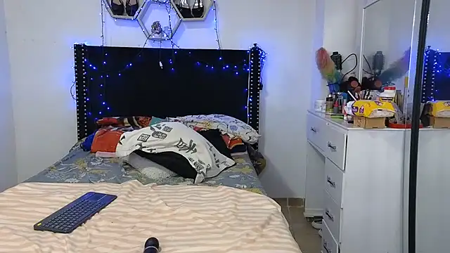 Chat XXX en directo de charlotte_077