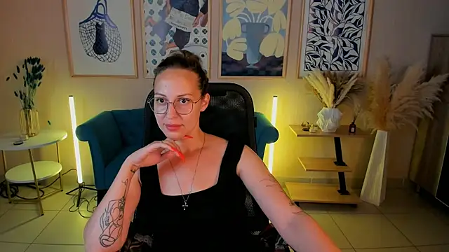 Charlotte_Hudson Adlı Modelin Canlı XXX Sohbeti