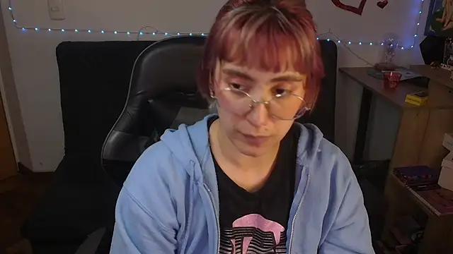 XXX chat uživo modela Miacatsito3
