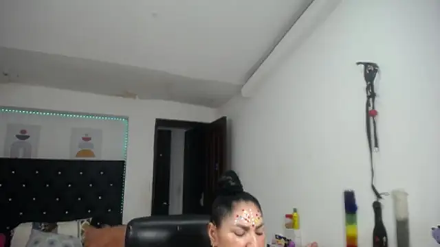 XXX chat uživo modela mature_bigboobs10