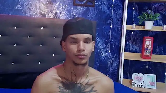 צ'אט XXX בשידור חי של kai_storm77