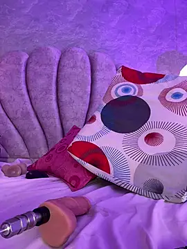 Bella-Sanders Chat XXX live