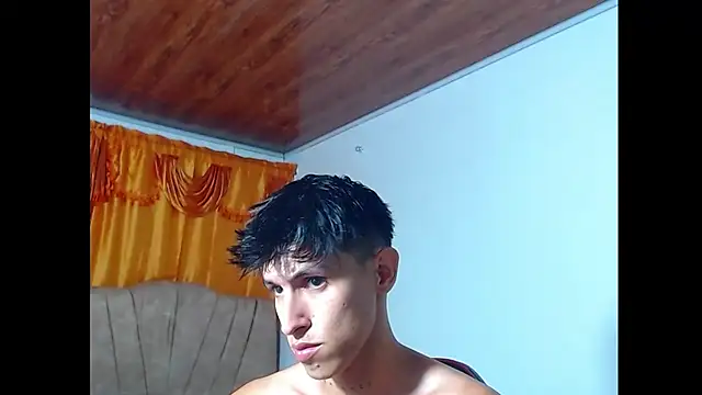 rowanbig élő XXX-chatje