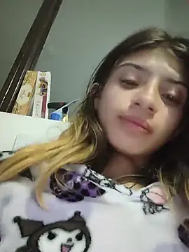 KratosAfroditacs Chat XXX in diretta