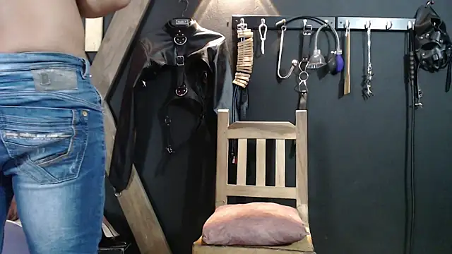 Chat XXX ao vivo de kinky_slave_