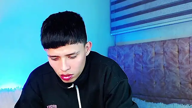 צ'אט XXX בשידור חי של _justinmoon2