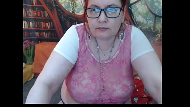 PlayfullMature's Live XXX Chat