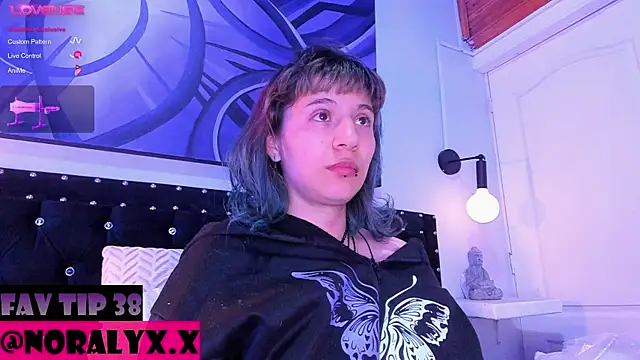hey_noraly Chat XXX in diretta