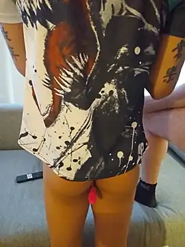 Lokomo32's Live XXX Chat