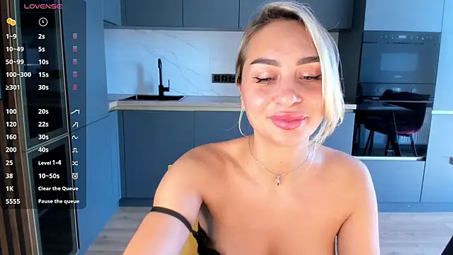 SaraShine_ Chat XXX live