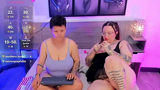 Živý XXX chat MiaYMolly