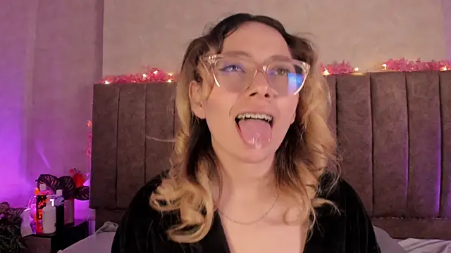 LanaMills_ Chat XXX in diretta