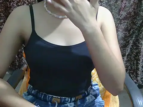 צ'אט XXX בשידור חי של Adorable_Ayesha