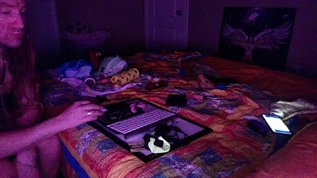 LSDsexslave: διαδικτυακό σόου στην κάμερα