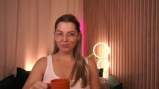 צ'אט XXX בשידור חי של LucreciaStorm