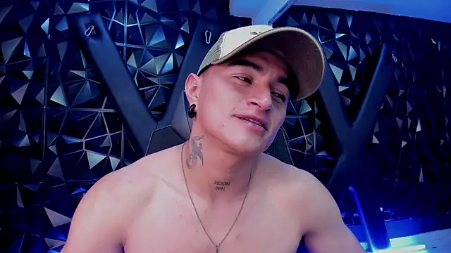 LiamDeeps live XXX chat