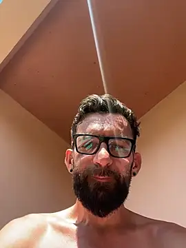 Michel_huge Adlı Modelin Canlı XXX Sohbeti