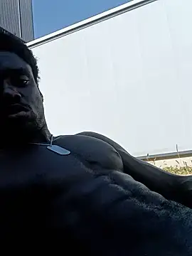 XXX chat uživo modela Ndolet78