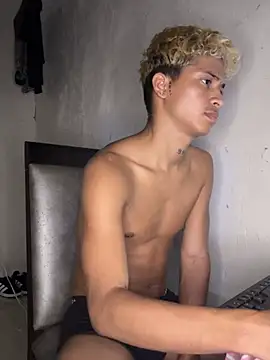 THE_KING_KEY1's Live XXX Chat
