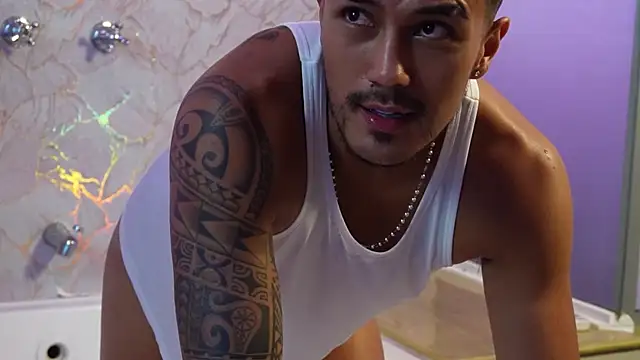 aaron_bolt Live XXX Chat