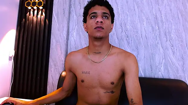 _Thiago12 Live XXX-Chat