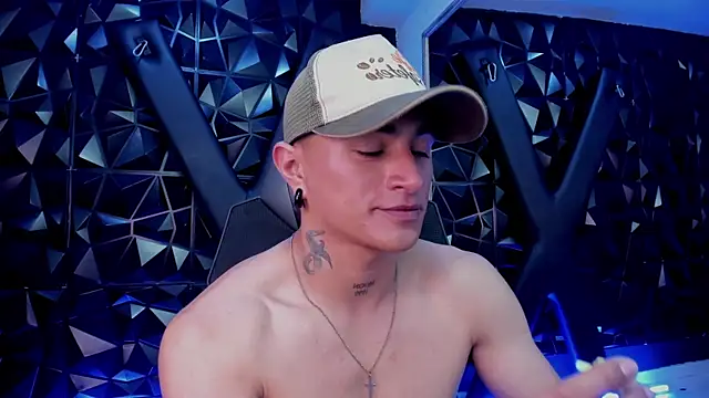 LiamDeeps' Live XXX Chat