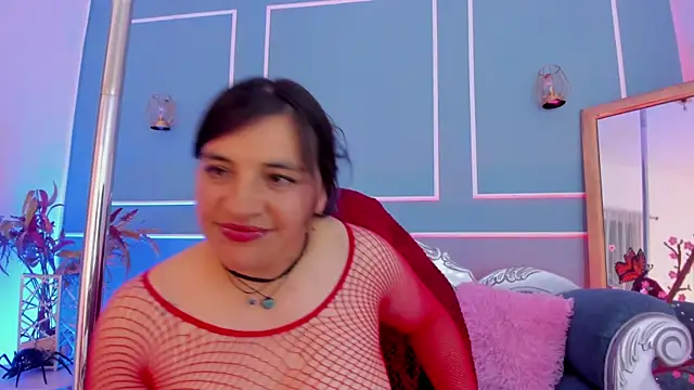 TaraTaylorr Live XXX-Chat