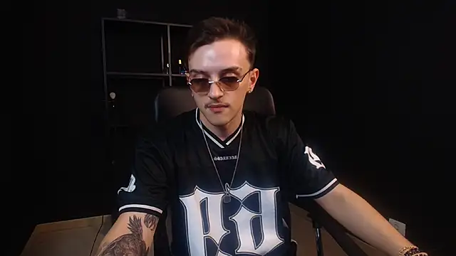 Chat XXX Live FelixStarkk