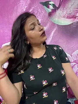 Priyaa_1433's Live XXX Chat